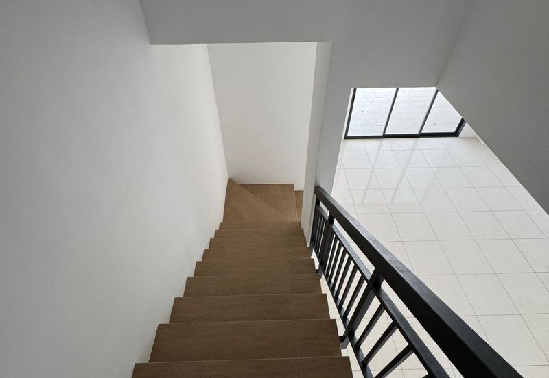 Jalan Tasik Mutiara 2