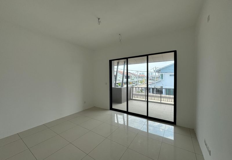 Jalan Tasik Mutiara 2