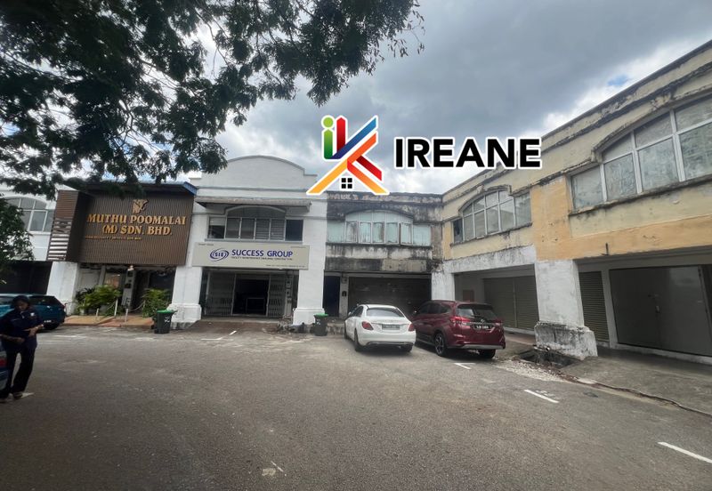 Pusat Perniagaan Putra