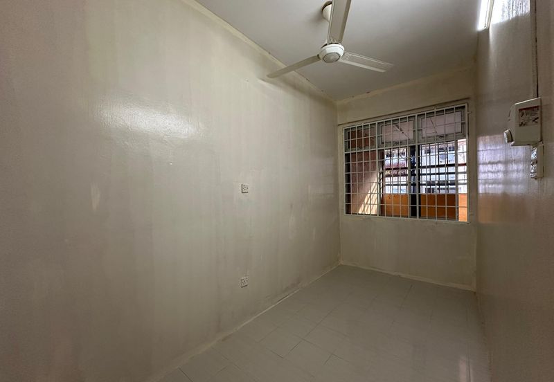 TAMAN LEMBAH IMPIANA