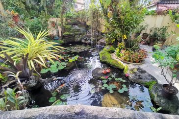 OUG Fully Renovated 2 Storey Bungalow with High Ceiling, comfortable