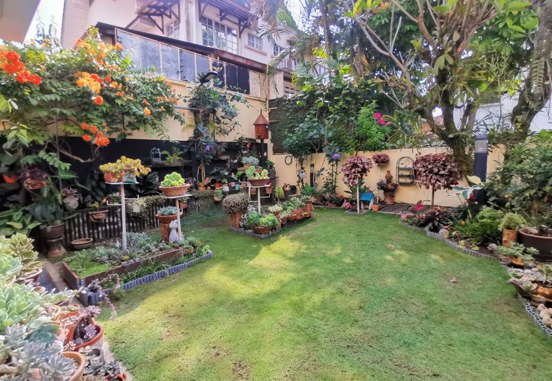 OUG Fully Renovated 2 Storey Bungalow with High Ceiling, comfortable