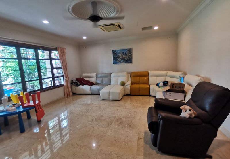 OUG Fully Renovated 2 Storey Bungalow with High Ceiling, comfortable