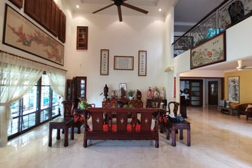 OUG Fully Renovated 2 Storey Bungalow with High Ceiling, comfortable