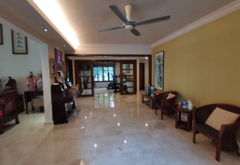 OUG Fully Renovated 2 Storey Bungalow with High Ceiling, comfortable