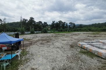 Agricultural land, facing main road, high visibility
