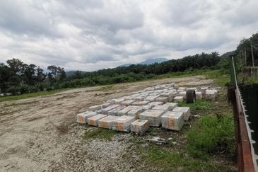 Agricultural land, facing main road, high visibility