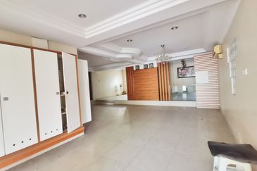 2 Storey Corner Bungalow @Taman OUG, community Guarded area, Chinese Area