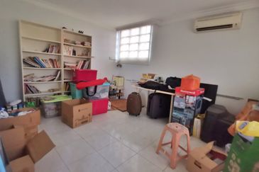 2 Storey Corner Bungalow @Taman OUG, community Guarded area, Chinese Area