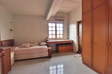 2 Storey Corner Bungalow @Taman OUG, community Guarded area, Chinese Area