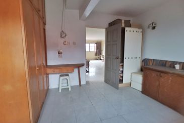 2 Storey Corner Bungalow @Taman OUG, community Guarded area, Chinese Area