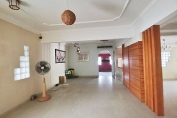 2 Storey Corner Bungalow @Taman OUG, community Guarded area, Chinese Area