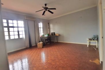 2 Storey Corner Bungalow @Taman OUG, community Guarded area, Chinese Area