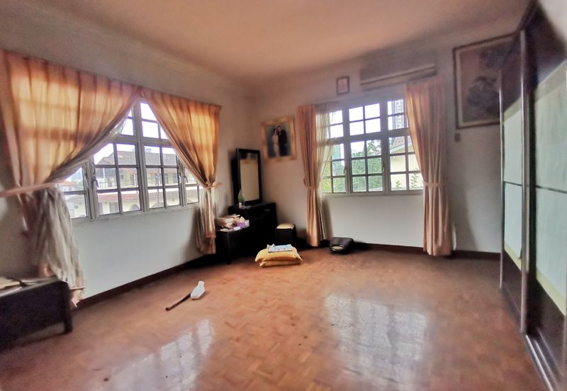 2 Storey Corner Bungalow @Taman OUG, community Guarded area, Chinese Area