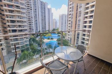 Baypoint @ Country Garden Danga Bay