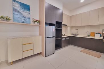 Baypoint @ Country Garden Danga Bay