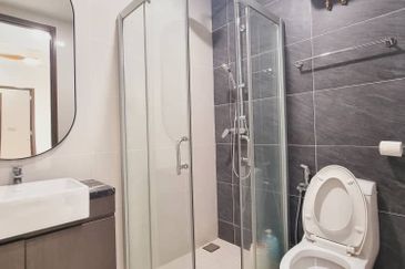 Baypoint @ Country Garden Danga Bay