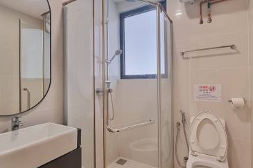 Baypoint @ Country Garden Danga Bay