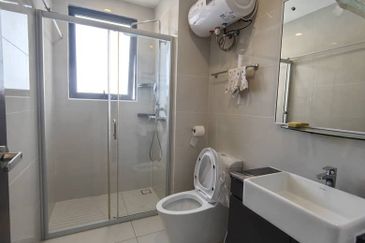 Baypoint @ Country Garden Danga Bay