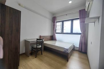 Baypoint @ Country Garden Danga Bay