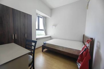 Baypoint @ Country Garden Danga Bay