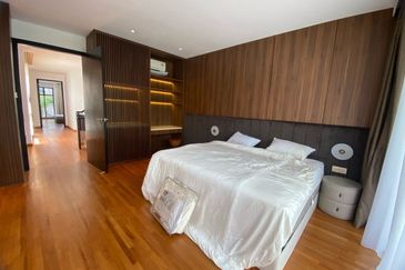 The Hills Residences, Senibong Cove