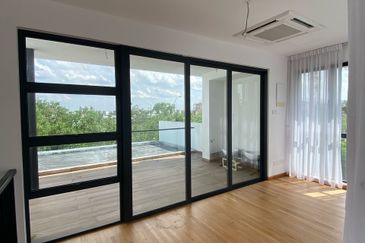 The Hills Residences, Senibong Cove