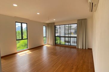 The Hills Residences, Senibong Cove