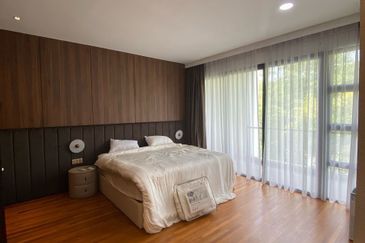 The Hills Residences, Senibong Cove