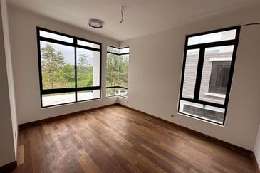 The Canal Garden South, Horizon Hills