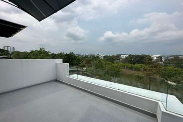 The Canal Garden South, Horizon Hills