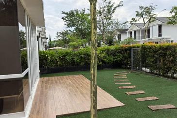 Emerald Bay @ Puteri harbour