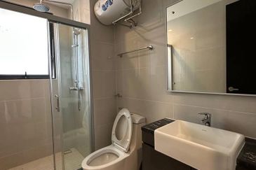 Baypoint @ Country Garden Danga Bay