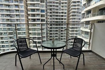 Baypoint @ Country Garden Danga Bay