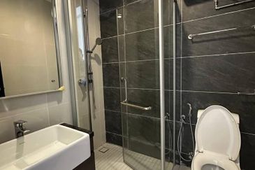 Baypoint @ Country Garden Danga Bay