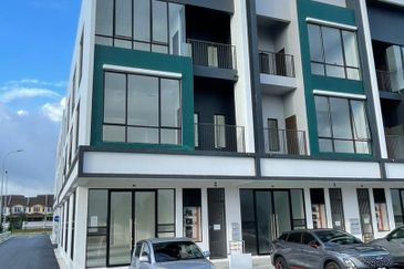 Crest @ Austin Emerald 1