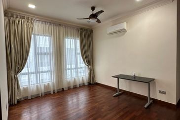 Horizon Hills @ JB 3 Storey Cluster House full Renovated & Furnished for Sale
