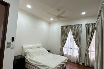 Horizon Hills @ JB 3 Storey Cluster House full Renovated & Furnished for Sale