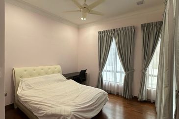 Horizon Hills @ JB 3 Storey Cluster House full Renovated & Furnished for Sale