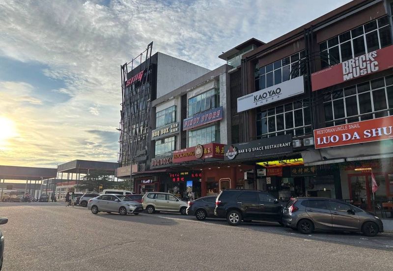 Taman Mount Austin Commercial