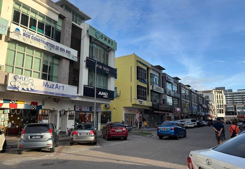 Taman Mount Austin Commercial