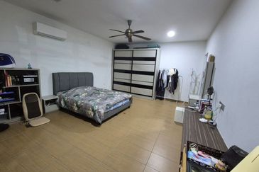 Maple Red, Adda Heights