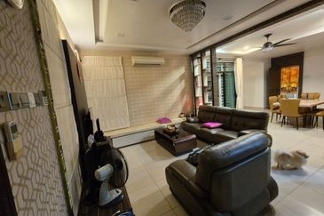 Maple Red, Adda Heights