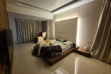 Maple Red, Adda Heights