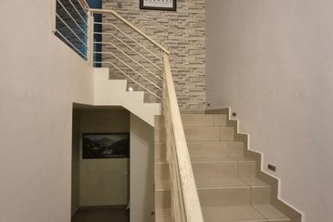 Maple Red, Adda Heights