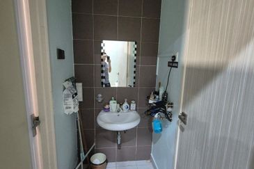 Maple Red, Adda Heights