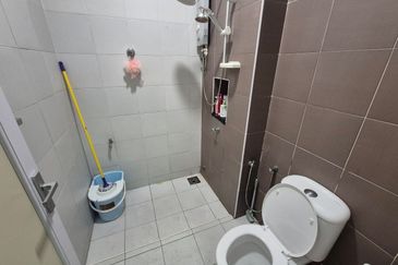 Maple Red, Adda Heights