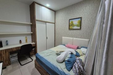 Maple Red, Adda Heights