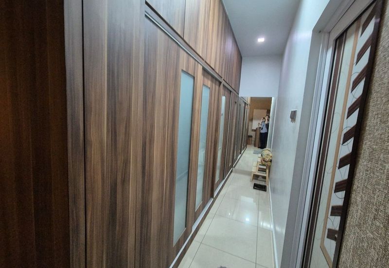 Maple Red, Adda Heights