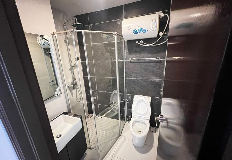 Baypoint @ Country Garden Danga Bay